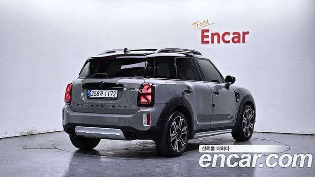 MINI Cooper Countryman 2
