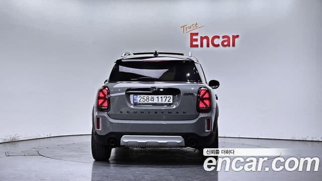 MINI Cooper Countryman 4