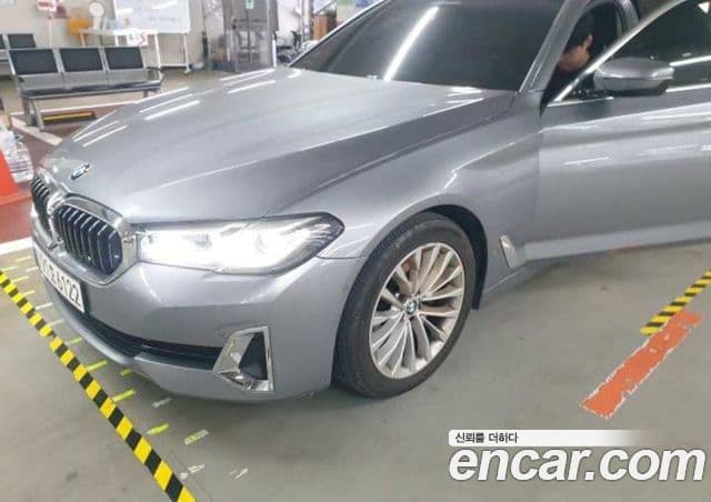 BMW 5 Series (G30) 2