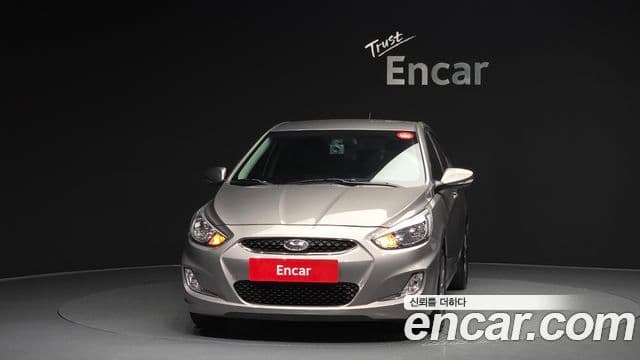 Hyundai Accent (New) 3
