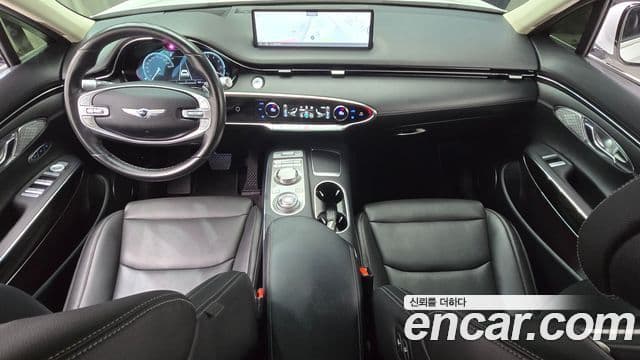 Genesis GV70 4
