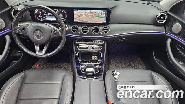 Mercedes-Benz E-Class W213 4