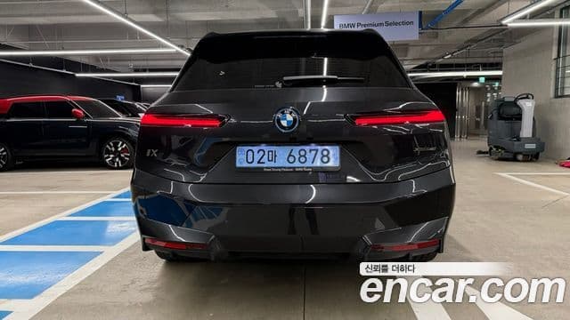 BMW iX 4