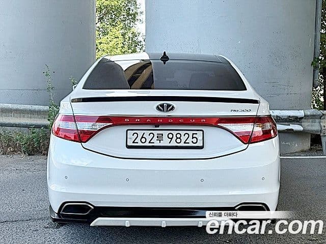 Hyundai Grandeur HG 4