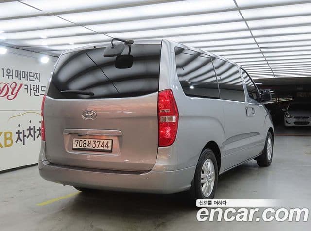 Hyundai Grand Starex 4