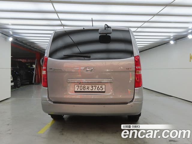 Hyundai Grand Starex 3