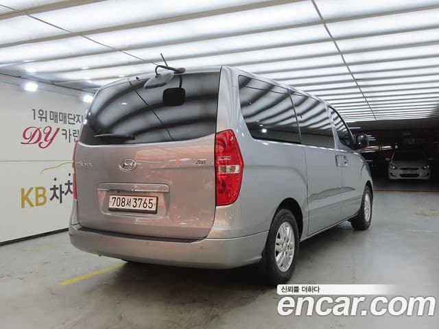 Hyundai Grand Starex 4