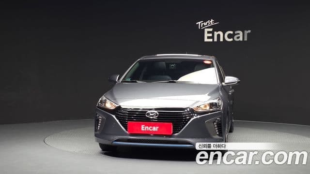 Hyundai Ioniq Hybrid 2
