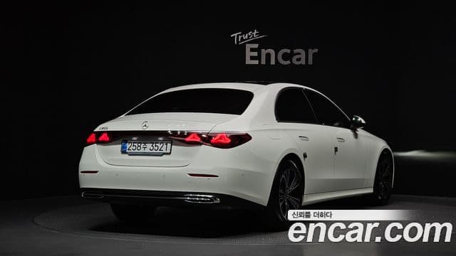 Mercedes-Benz E-Class W214 2