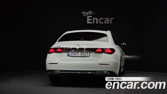 Mercedes-Benz E-Class W214 4