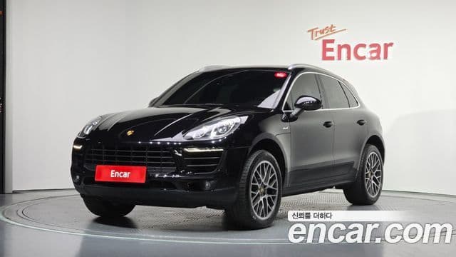 Porsche Macan — 1