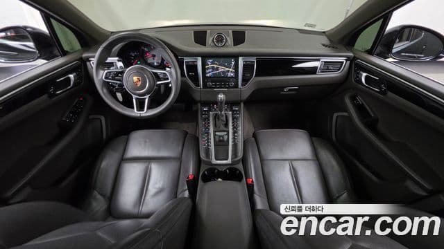 Porsche Macan 4