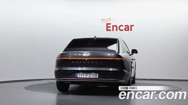 Hyundai Grandeur Hybrid (GN7) 3