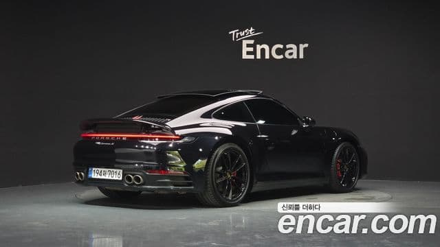 Porsche 911 (992) 2