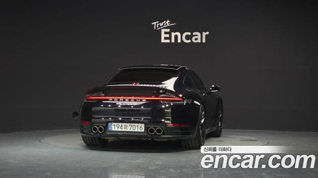 Porsche 911 (992) 4