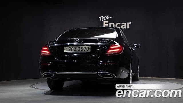 Mercedes-Benz E-Class W213 4