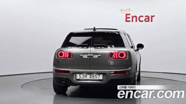 MINI Cooper D Clubman 4
