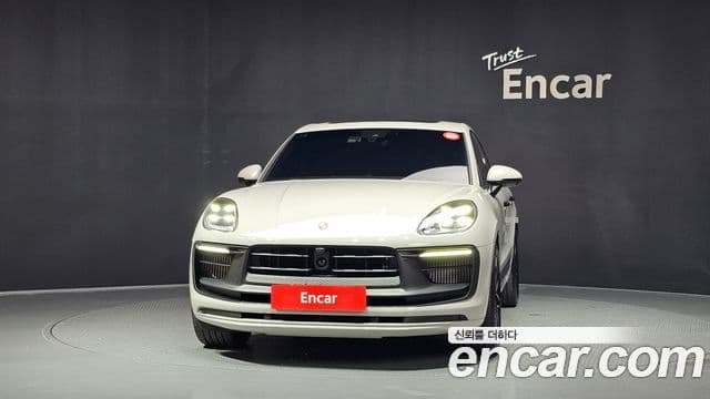 Porsche Macan 3