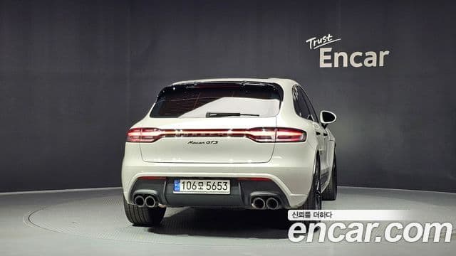 Porsche Macan 4