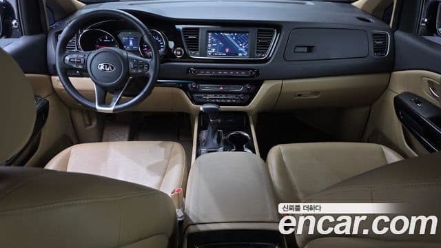 Kia The New Carnival 4
