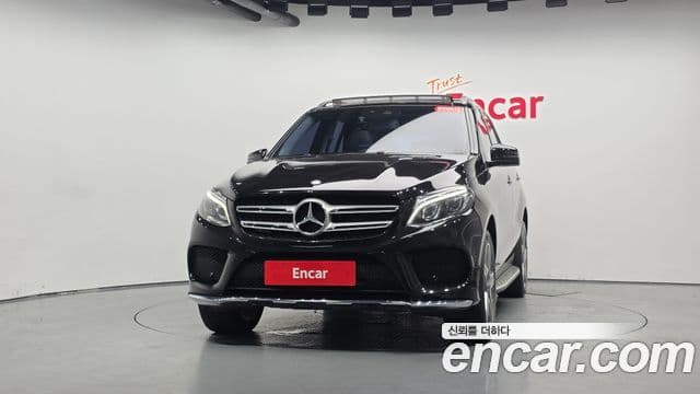 Mercedes-Benz GLE-Class W166 3