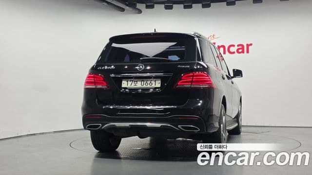 Mercedes-Benz GLE-Class W166 4