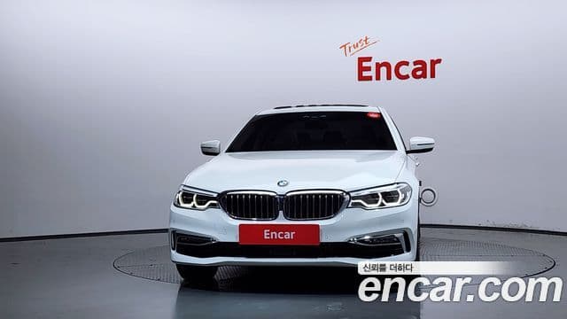 BMW 5 Series (G30) 2