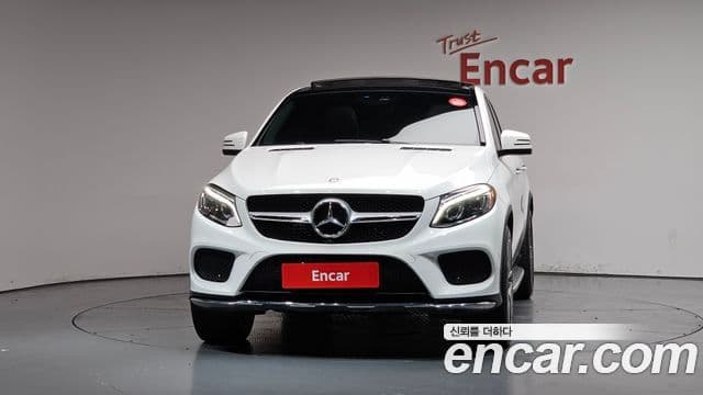 Mercedes-Benz GLE-Class W166 3