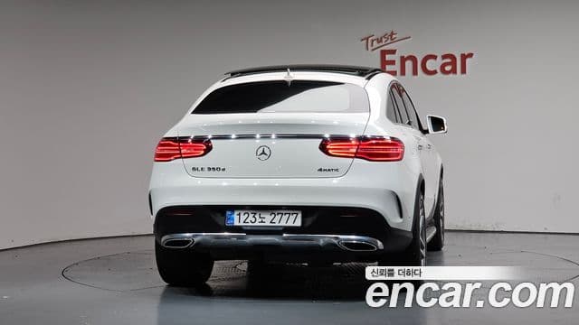 Mercedes-Benz GLE-Class W166 4