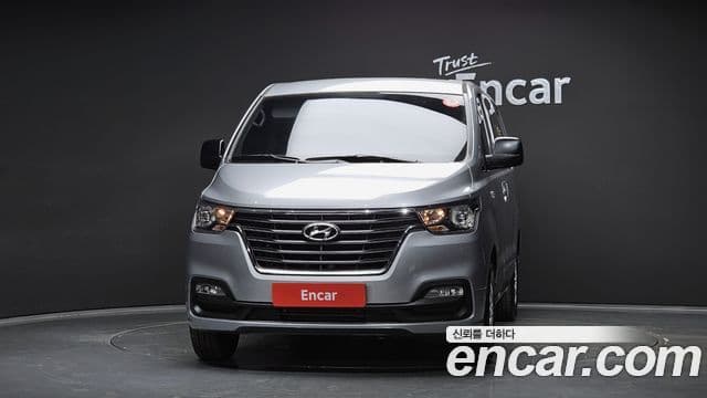 Hyundai The New Grand Starex 3