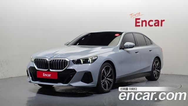 BMW 5 Series (G60)