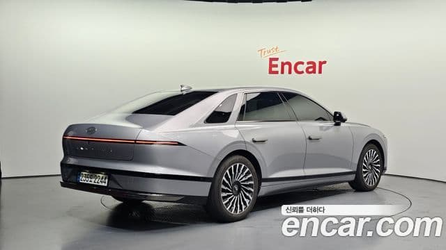 Hyundai Grandeur Hybrid (GN7) 2