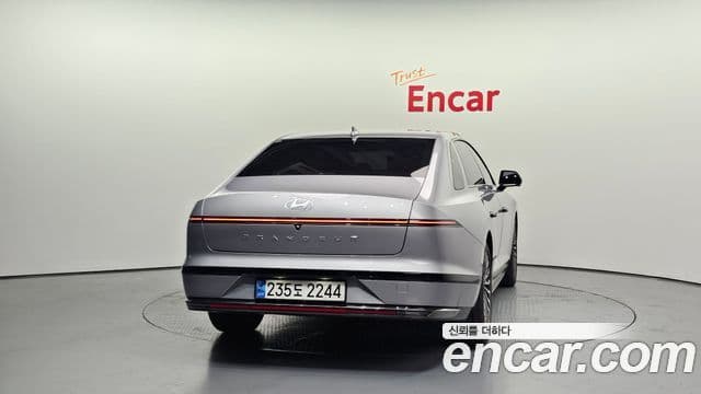 Hyundai Grandeur Hybrid (GN7) 4