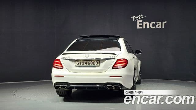 Mercedes-Benz E-Class W213 4