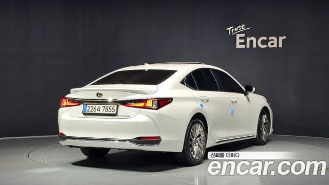 Lexus ES300h 7th Gen 2
