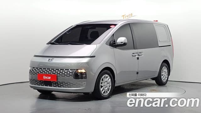 Hyundai Staria 1