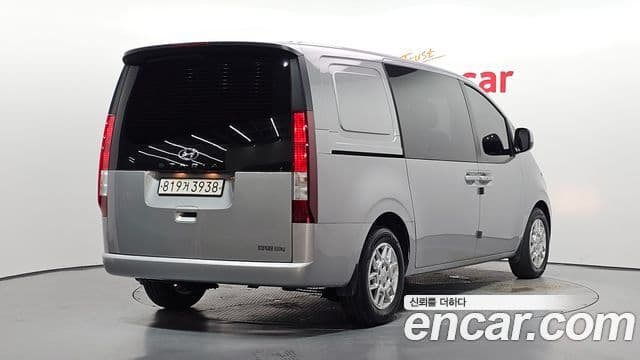 Hyundai Staria 2