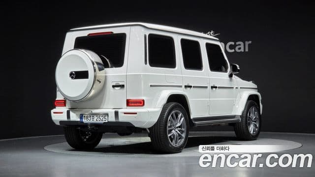 Mercedes-Benz G-Class W465 2
