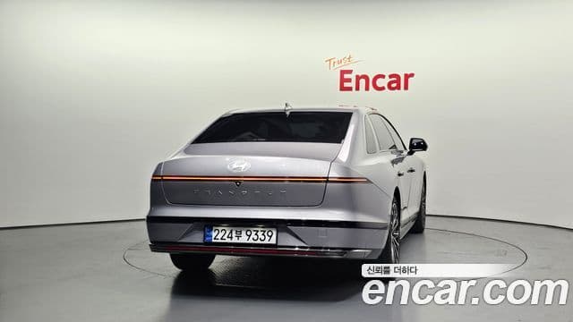 Hyundai Grandeur Hybrid (GN7) 4
