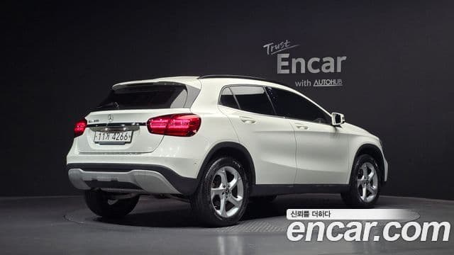 Mercedes-Benz GLA-Class X156 2