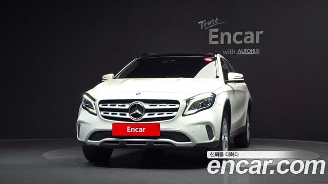 Mercedes-Benz GLA-Class X156 3