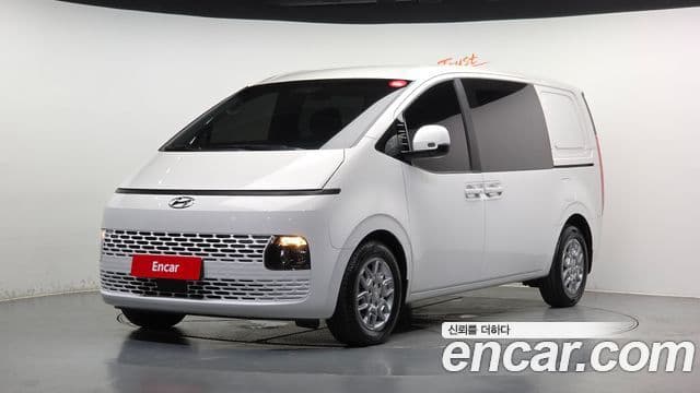 Hyundai Staria 1