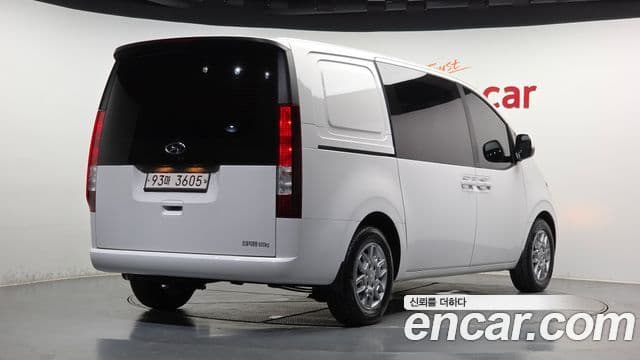 Hyundai Staria 2