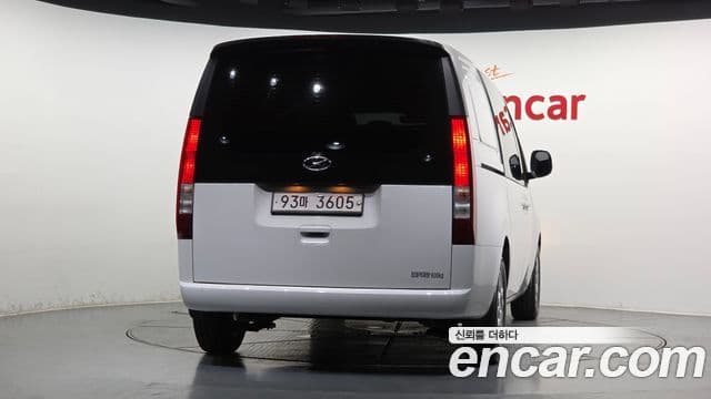 Hyundai Staria 4