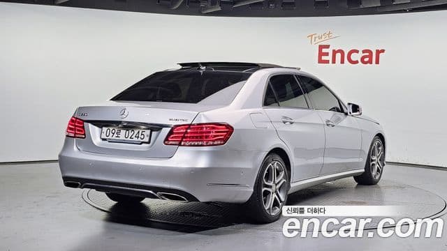 Mercedes-Benz E-Class W212 2