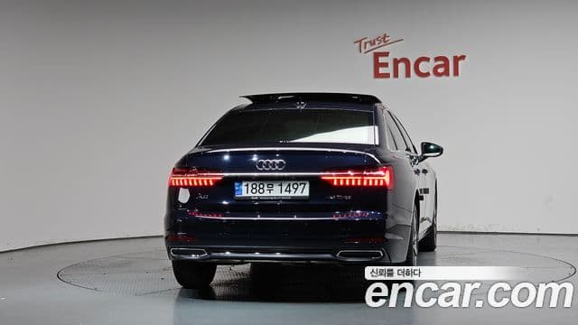 Audi A6 (C8) 3