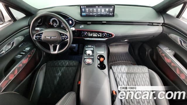 Genesis GV70 4