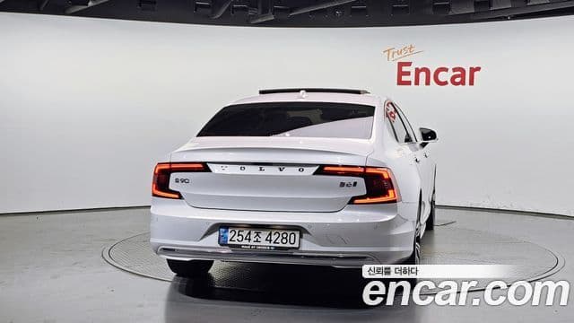 Volvo S90 4