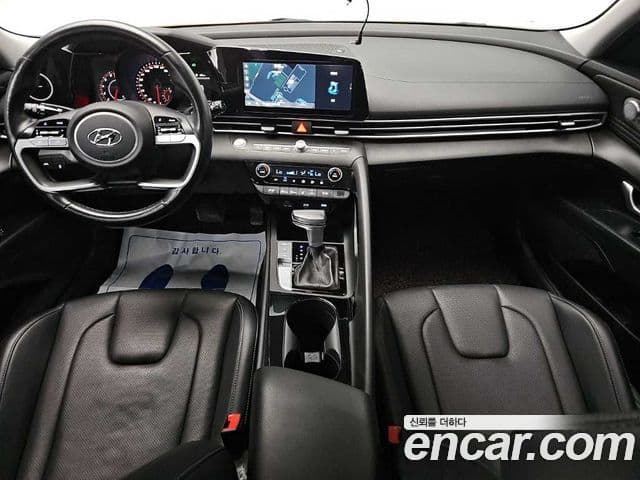 Hyundai Avante (CN7) 4