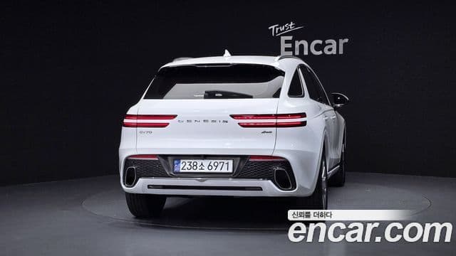 Genesis GV70 4